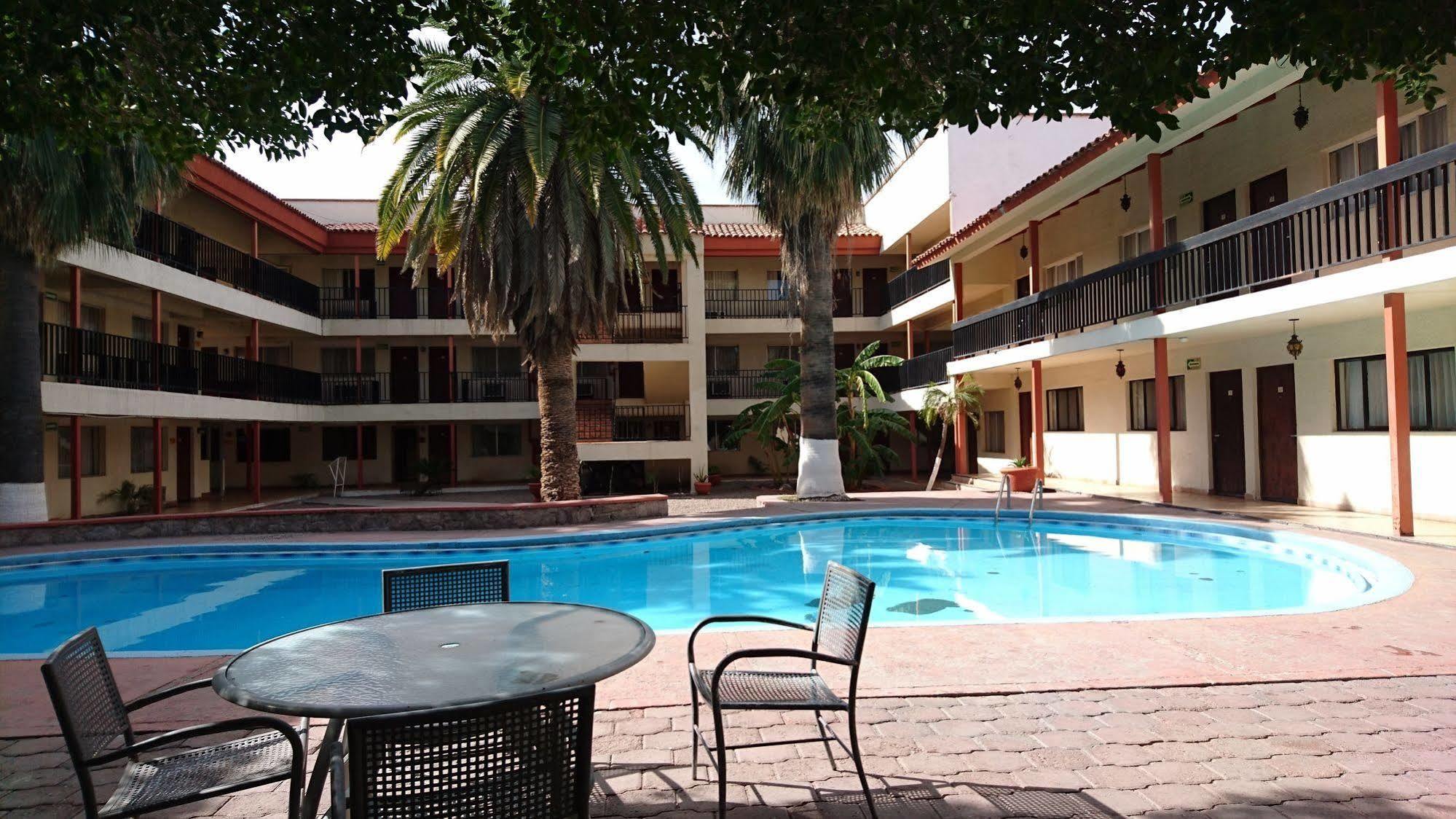 Hotel Bugambilia Χερμοσίγιο Εξωτερικό φωτογραφία